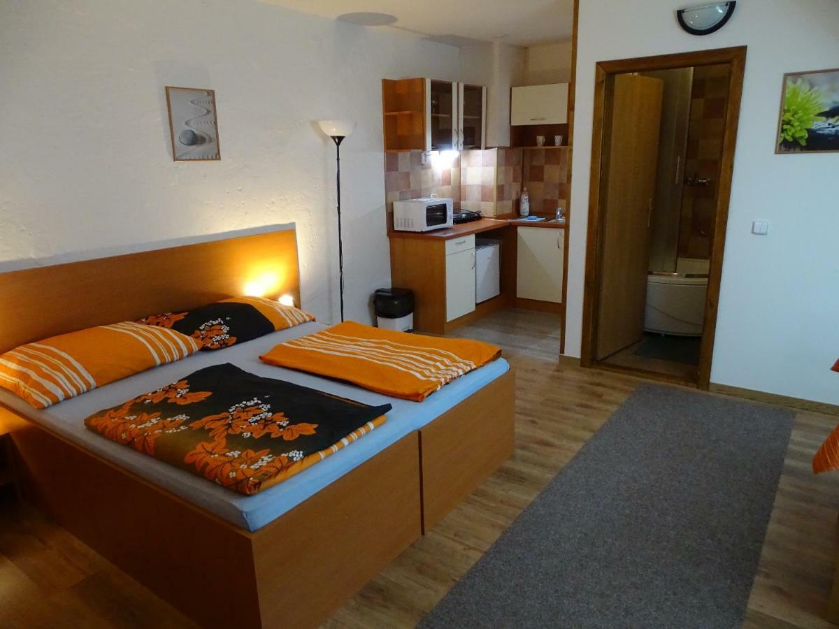 Penzion Pod Vapenkami Strážnice Dış mekan fotoğraf